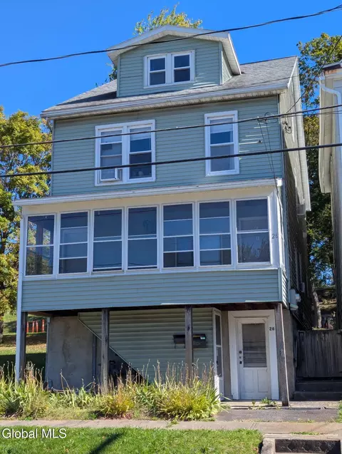 26 Elm St, Rensselaer, NY 12144