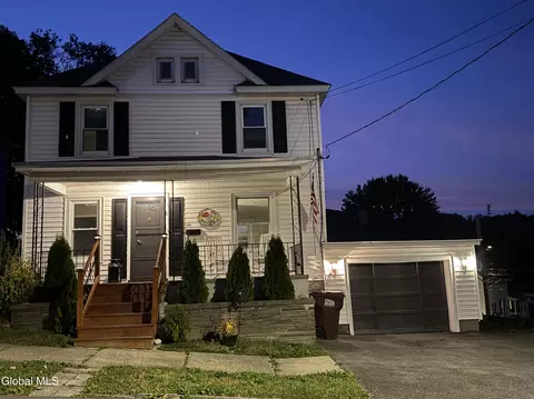 6 Highland Ter, Gloversville, NY 12078