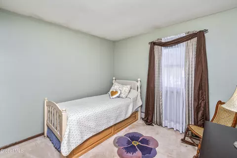 Bedroom - 125 Sylvia Ln, Schenectady, NY 12306 photo 5 of 10