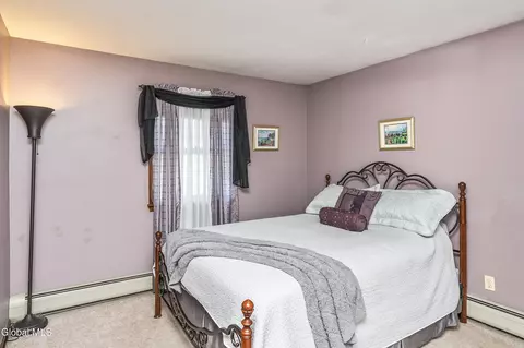 Bedroom - 125 Sylvia Ln, Schenectady, NY 12306 photo 1 of 10