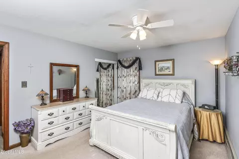 Bedroom - 125 Sylvia Ln, Schenectady, NY 12306 photo 9 of 10