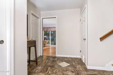 Entry Way - 125 Sylvia Ln, Schenectady, NY 12306 photo 2 of 5