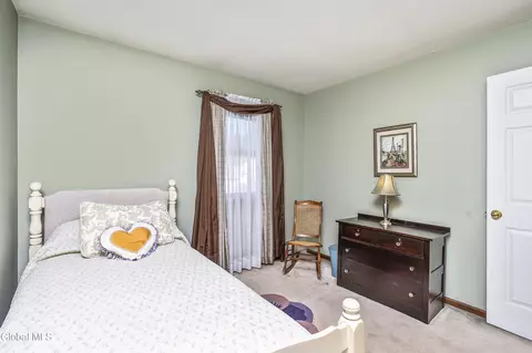Bedroom - 125 Sylvia Ln, Schenectady, NY 12306 photo 6 of 10