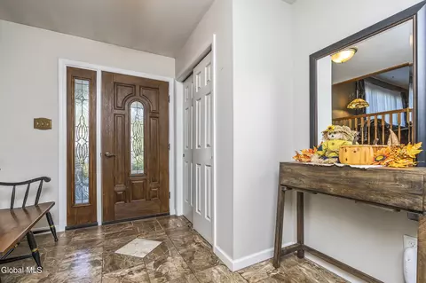 Entry Way - 125 Sylvia Ln, Schenectady, NY 12306 photo 5 of 5