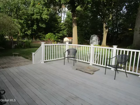 Exterior - 125 Sylvia Ln, Schenectady, NY 12306 photo 2 of 10
