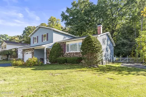Exterior - 125 Sylvia Ln, Schenectady, NY 12306 photo 1 of 10