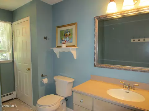Bath - 125 Sylvia Ln, Schenectady, NY 12306 photo 6 of 6