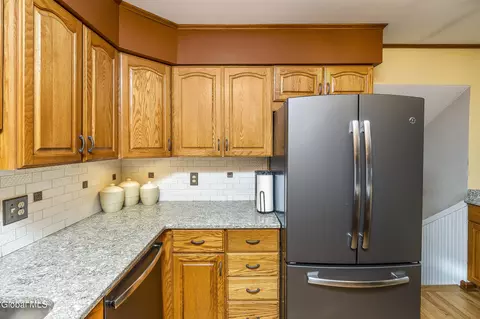 Kitchen - 125 Sylvia Ln, Schenectady, NY 12306 photo 2 of 4