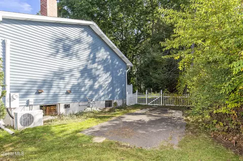 Exterior - 125 Sylvia Ln, Schenectady, NY 12306 photo 10 of 10