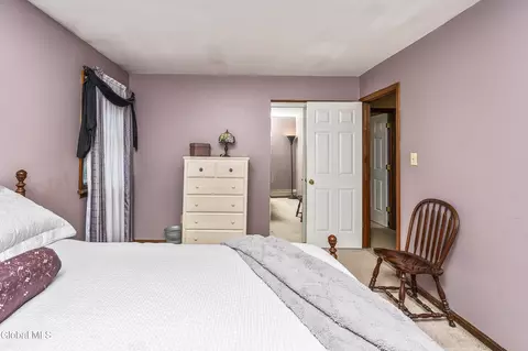 Bedroom - 125 Sylvia Ln, Schenectady, NY 12306 photo 3 of 10