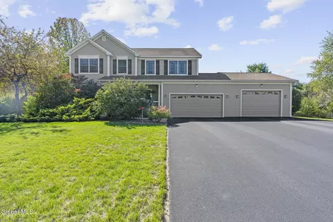 29 Liberty Way, Clifton Park, NY 12065