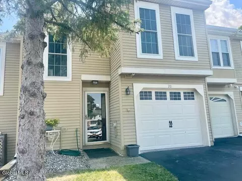 20 Chadwyck Sq, Cohoes, NY 12047