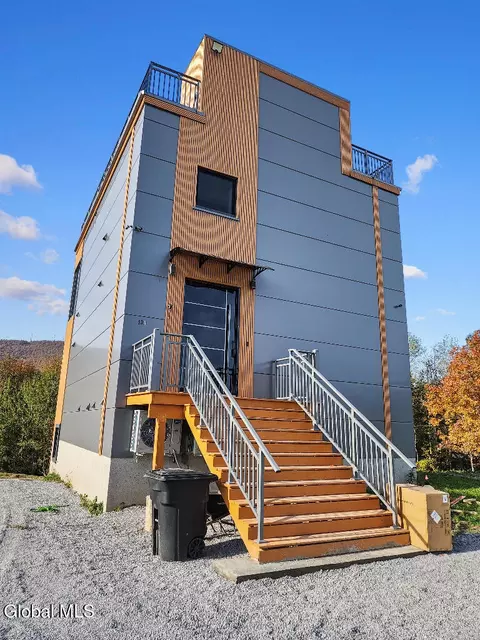130 Fieldstone Dr, Stamford, NY 12167
