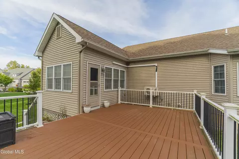 Exterior - 104 Sheldon Dr, Halfmoon, NY 12118 photo 5 of 8