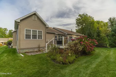 Exterior - 104 Sheldon Dr, Halfmoon, NY 12118 photo 6 of 8