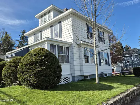 Exterior - 3095 Albany St, Schenectady, NY 12304 photo 2 of 7