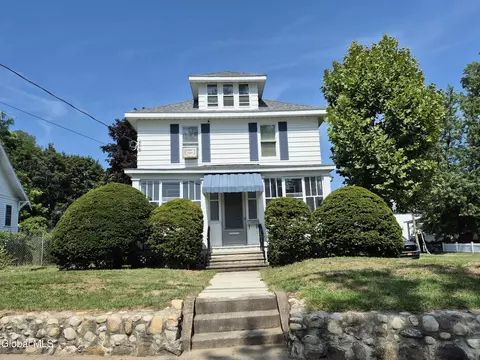 3095 Albany St, Schenectady, NY 12304