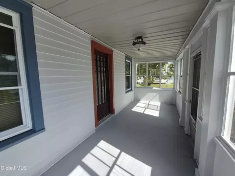 Exterior - 3095 Albany St, Schenectady, NY 12304 photo 6 of 7