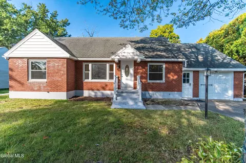 2313 Balltown Rd, Niskayuna, NY 12309