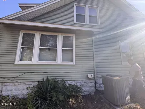 13 Corlaer Ave, Schenectady, NY 12304 photo 5