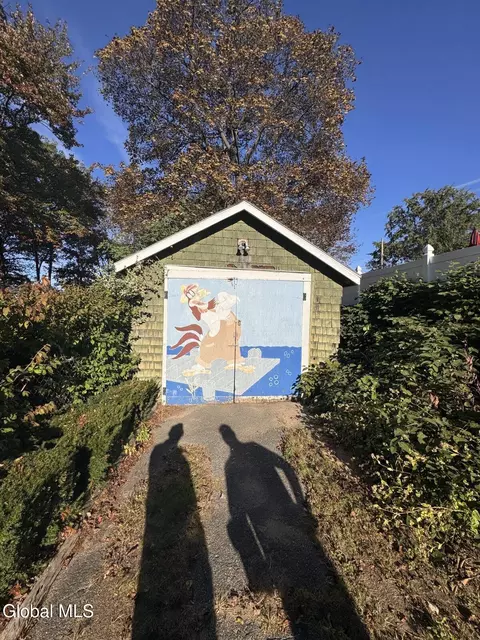 13 Corlaer Ave, Schenectady, NY 12304 photo 9