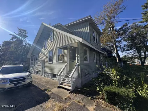 13 Corlaer Ave, Schenectady, NY 12304 photo 3