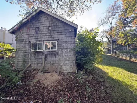 13 Corlaer Ave, Schenectady, NY 12304 photo 12