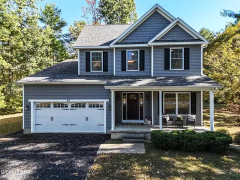 40 Brampton Ln, Gansevoort, NY 12831
