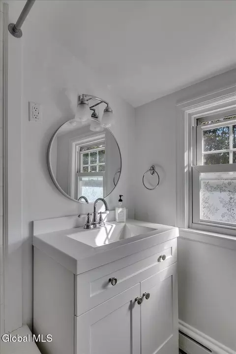 Bath - 5 Morningside Dr, Delmar, NY 12054 photo 5 of 6
