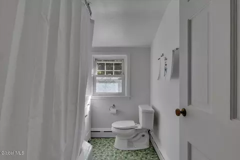 Bath - 5 Morningside Dr, Delmar, NY 12054 photo 3 of 6