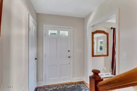 Entry Way - 5 Morningside Dr, Delmar, NY 12054 photo 2 of 4