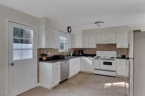 Kitchen - 5 Morningside Dr, Delmar, NY 12054 photo 3 of 4