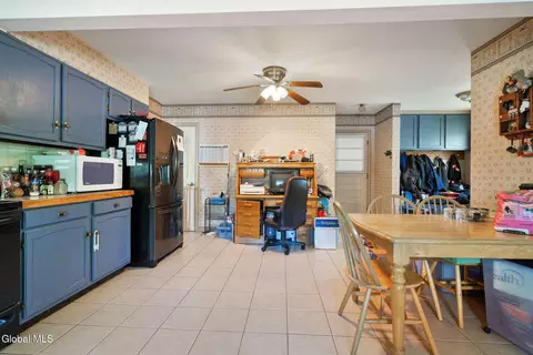 Kitchen - 702 Glen Ave, Glenville, NY 12302 photo 4 of 4
