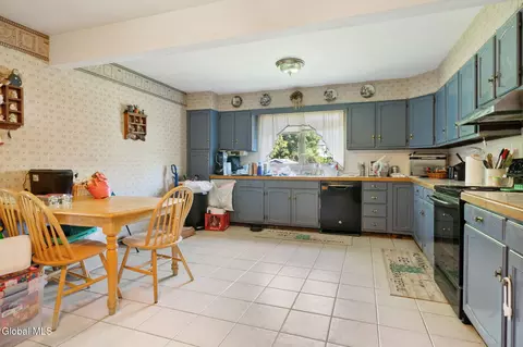 Kitchen - 702 Glen Ave, Glenville, NY 12302 photo 1 of 4