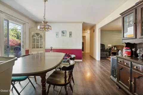 Dining - 702 Glen Ave, Glenville, NY 12302 photo 3 of 3