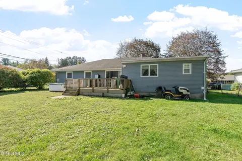 Exterior - 702 Glen Ave, Glenville, NY 12302 photo 2 of 2