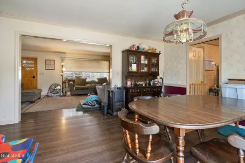 Dining - 702 Glen Ave, Glenville, NY 12302 photo 2 of 3