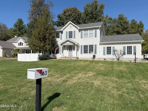 63 Michelle Dr, Clifton Park, NY 12065