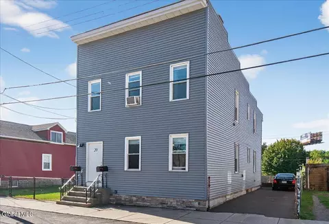 20 Richmond St, Colonie, NY 12205