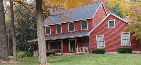 3 Buckingham Ct, Clifton Park, NY 12065