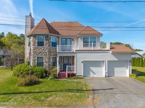 105 3rd St, Saratoga Springs, NY 12866
