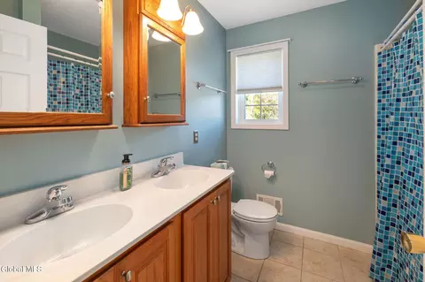 Bath - 105 3rd St, Saratoga Springs, NY 12866 photo 3 of 4