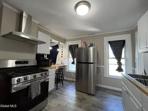 Kitchen - 48 Chiswell St, Schenectady, NY 12304 photo 4 of 5