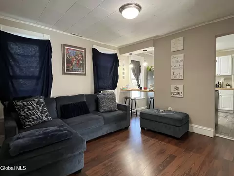 Living - 48 Chiswell St, Schenectady, NY 12304 photo 4 of 5