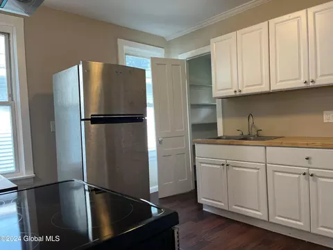 Kitchen - 48 Chiswell St, Schenectady, NY 12304 photo 2 of 5
