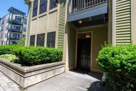 30 Whistler Ct #311, Saratoga Springs, NY 12866
