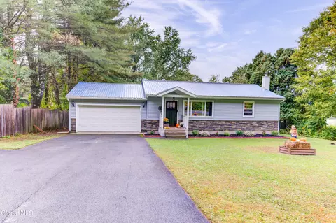 16 Mud Pond Rd, Queensbury, NY 12804