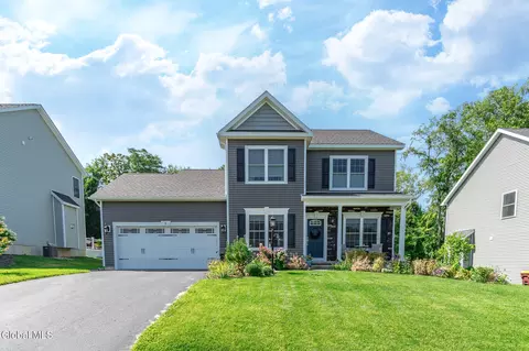 8 Rysedorph Ln, Rensselaer, NY 12144