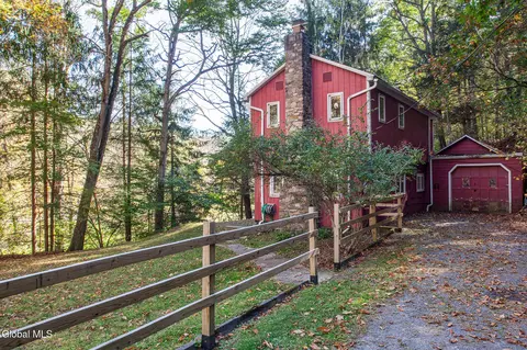 243 Brooky Hollow Rd, Middleburgh, NY 12122
