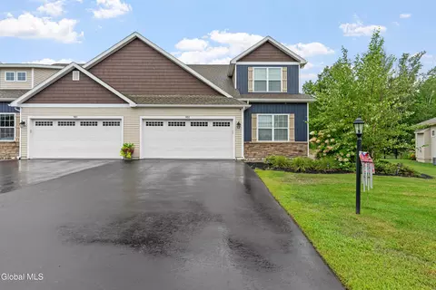 902 Anthony St, Troy, NY 12180